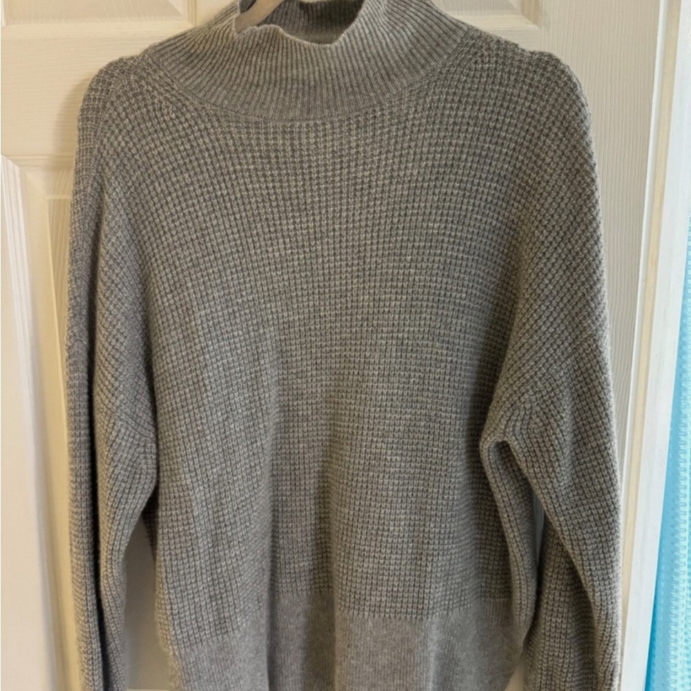 ❤️Everlane  100% CASHMERE Gray Turtleneck Sweater - BEAUTIFUL